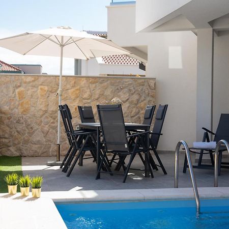 Apartment Funtastic With Private Pool Novalja Ngoại thất bức ảnh