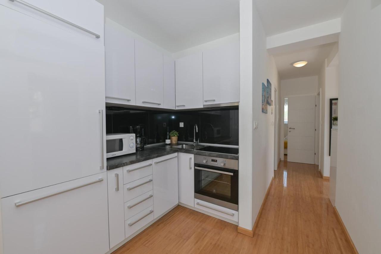 Apartment Funtastic With Private Pool Novalja Ngoại thất bức ảnh