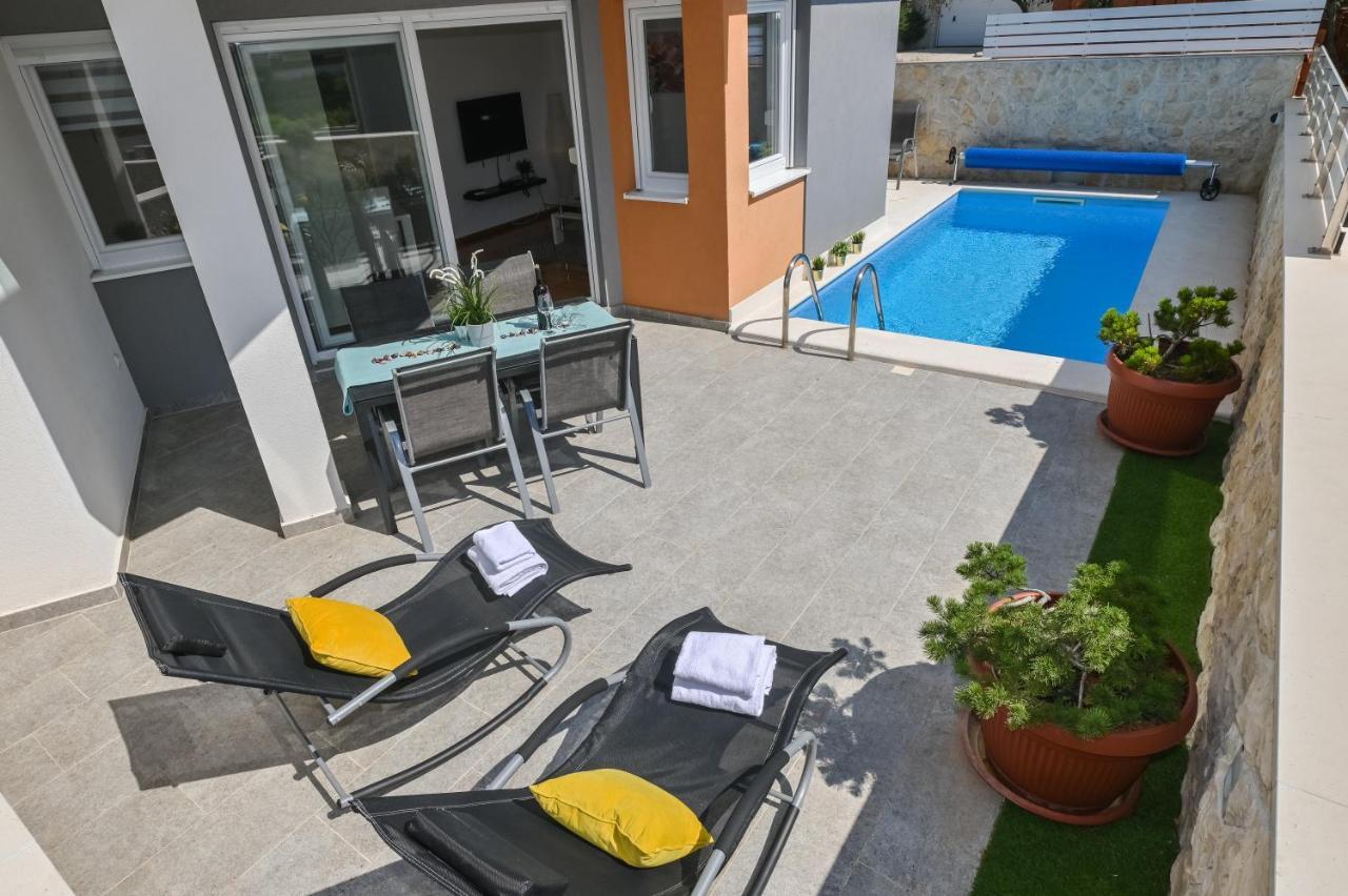 Apartment Funtastic With Private Pool Novalja Ngoại thất bức ảnh