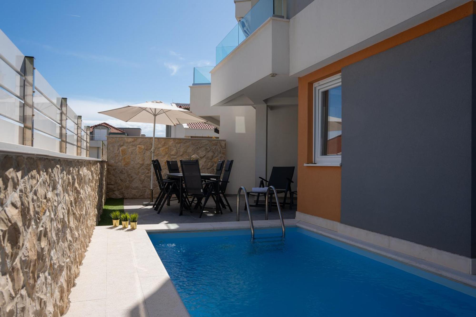 Apartment Funtastic With Private Pool Novalja Ngoại thất bức ảnh