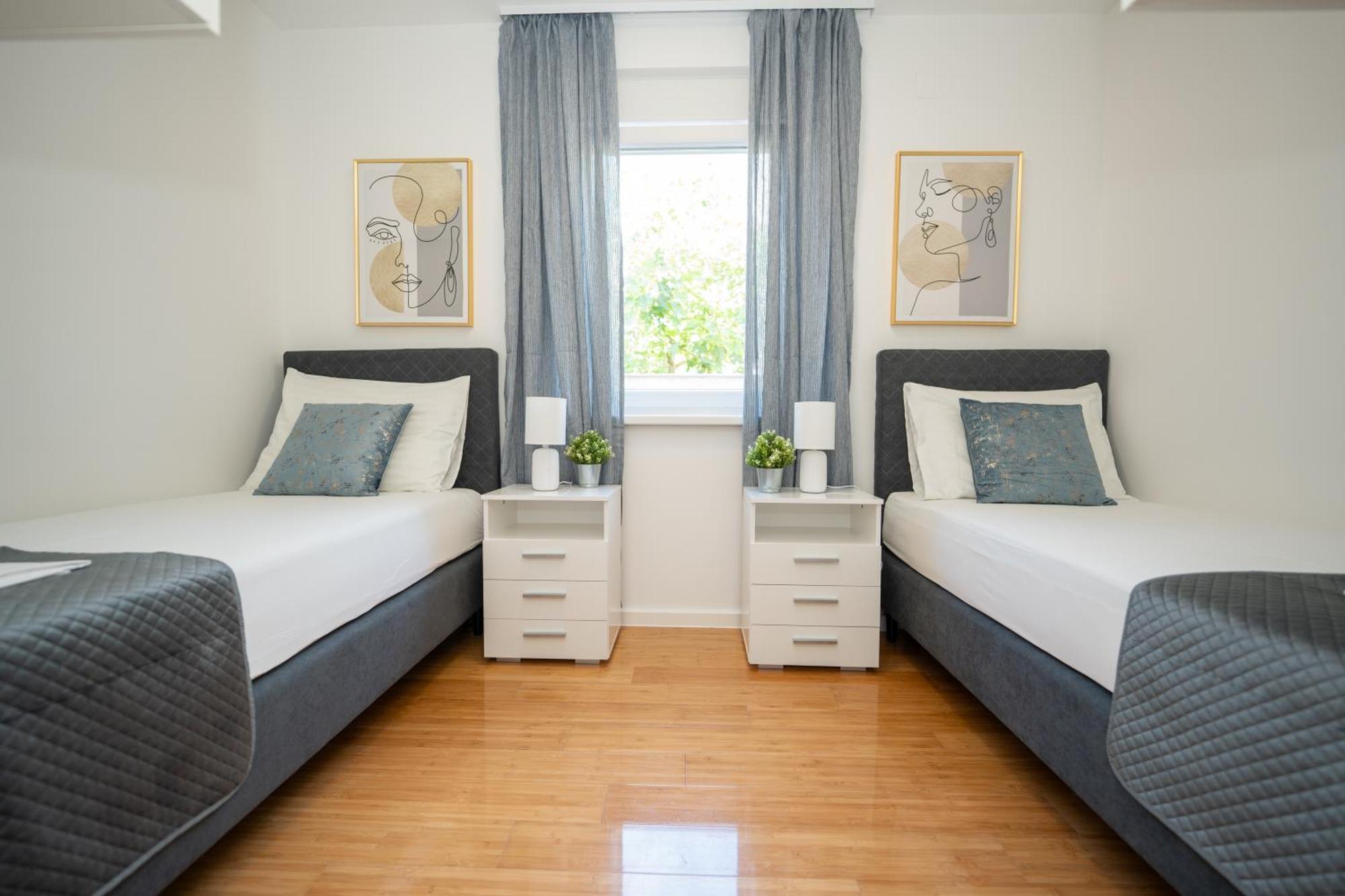 Apartment Funtastic With Private Pool Novalja Ngoại thất bức ảnh