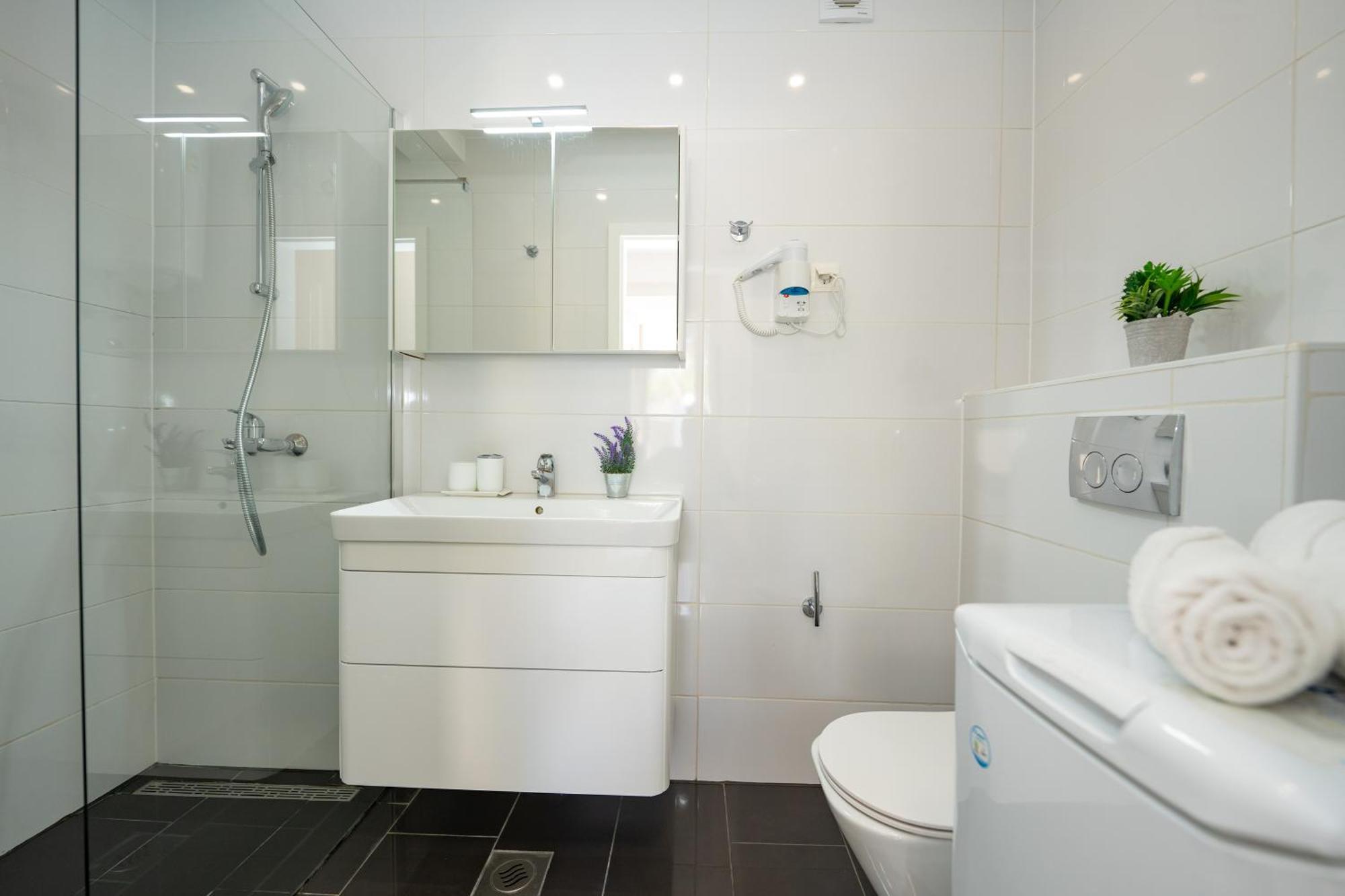 Apartment Funtastic With Private Pool Novalja Ngoại thất bức ảnh